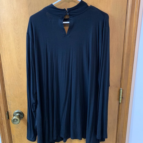 Lane Bryant 26/28 V neck choker top - Picture 3 of 3